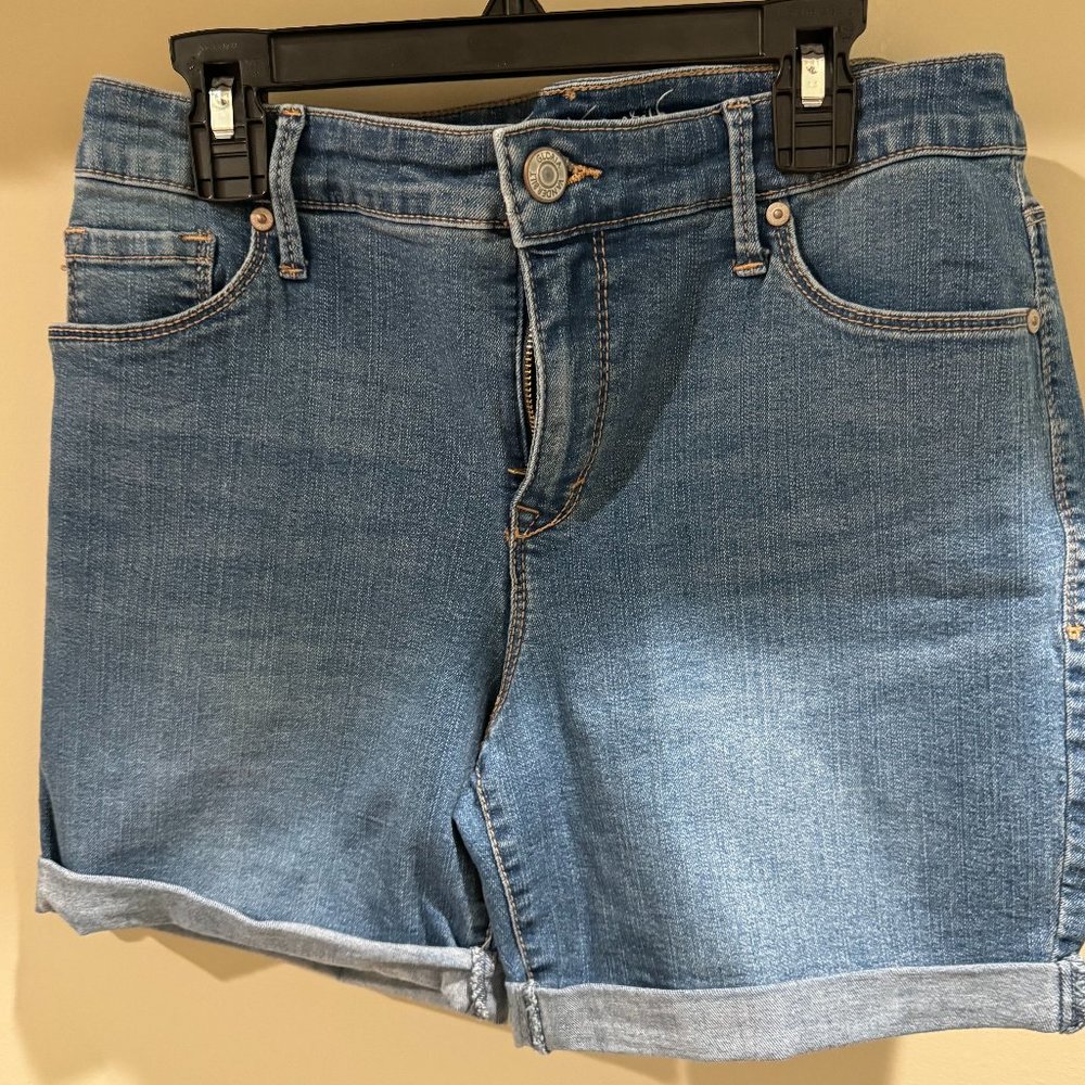 Gloria Vanderbilt Jean Shorts
